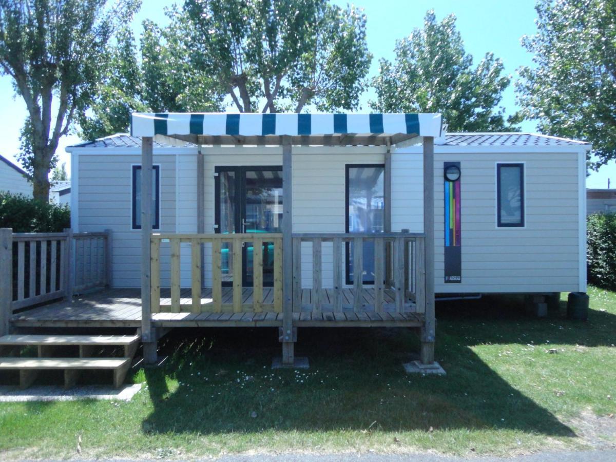 Camping La Plage 圣伊莱尔·德列 外观 照片