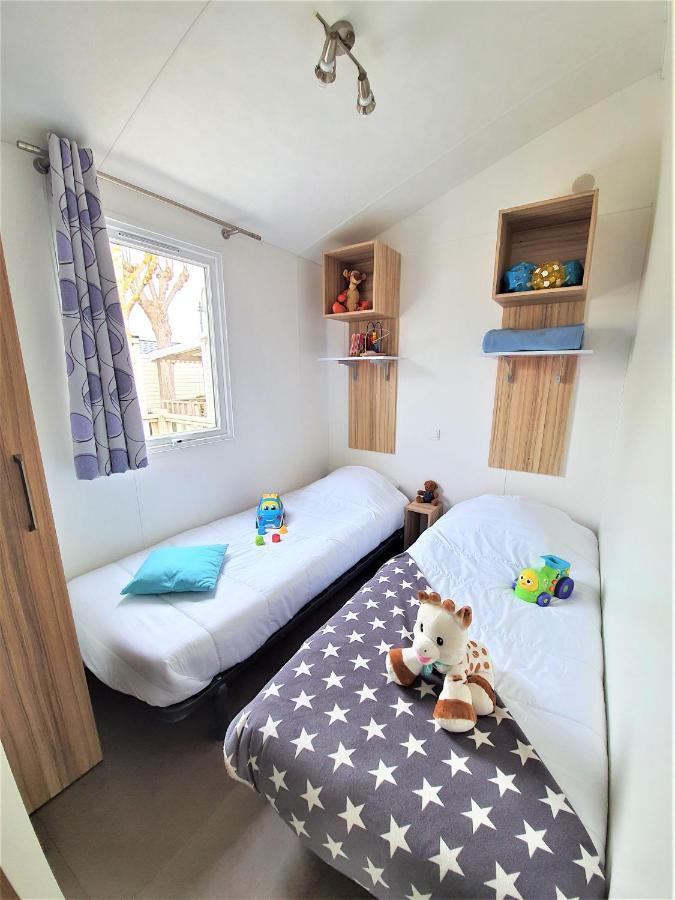 Camping La Plage 圣伊莱尔·德列 外观 照片
